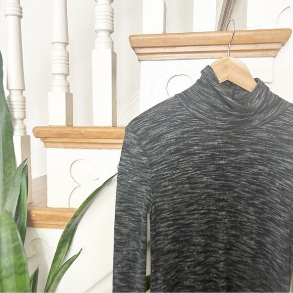 Free People We The Free Gray Split Back Stonecold Ribbed Turtleneck Tunic Top XS - Picture 5 of 8